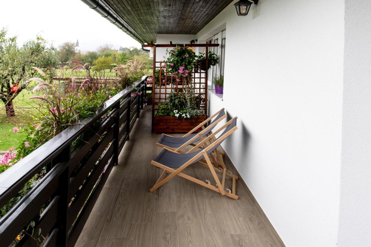 Honey Apartments Zirovnica Εξωτερικό φωτογραφία