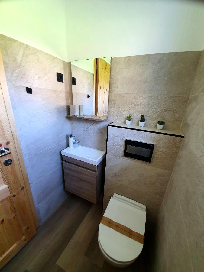 Honey Apartments Zirovnica Εξωτερικό φωτογραφία