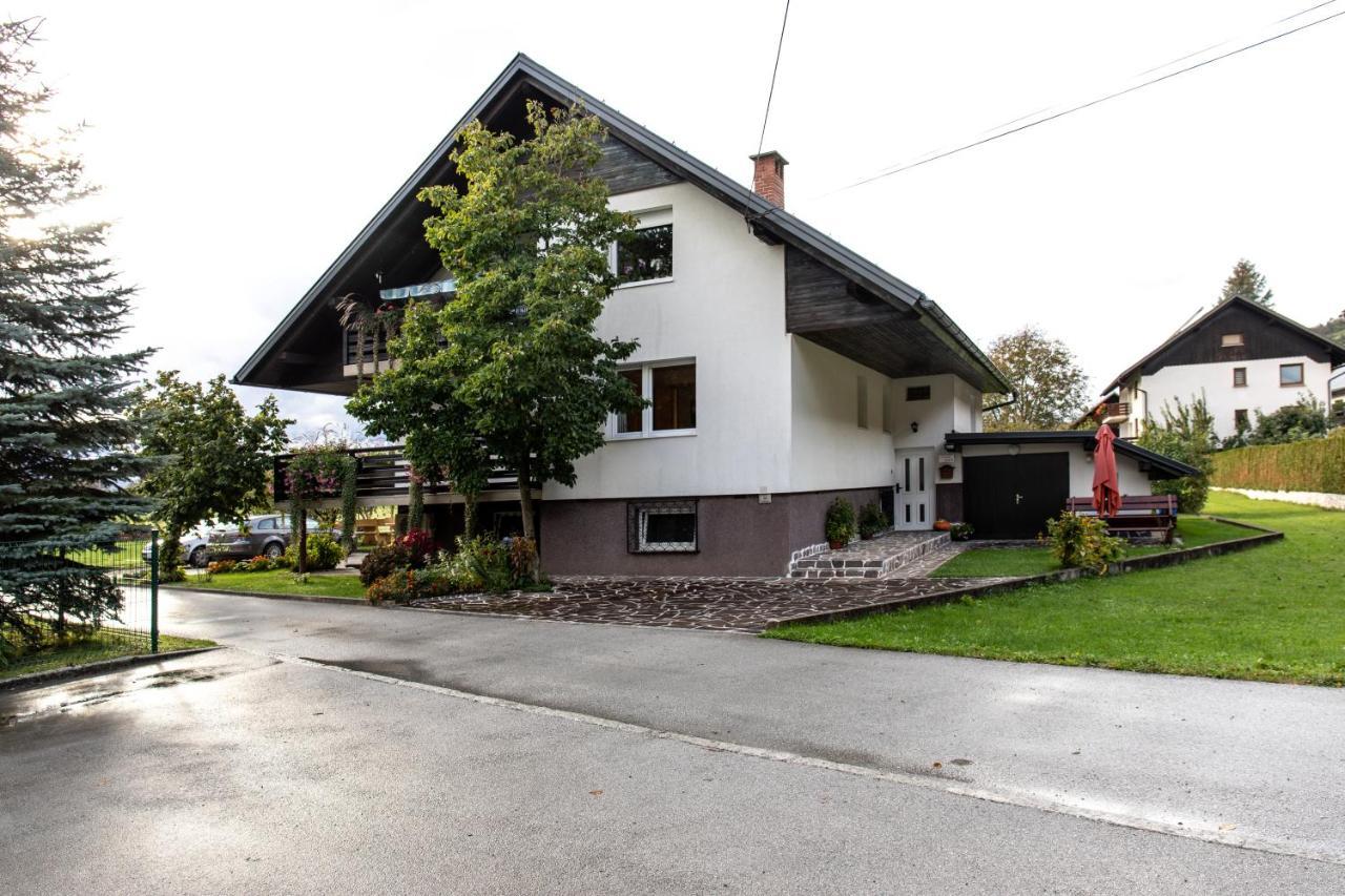 Honey Apartments Zirovnica Εξωτερικό φωτογραφία