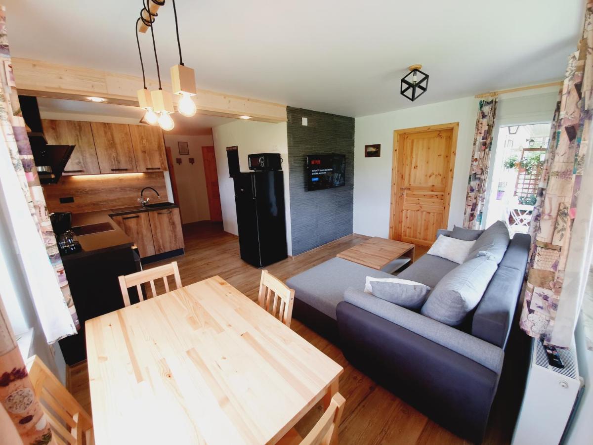 Honey Apartments Zirovnica Εξωτερικό φωτογραφία