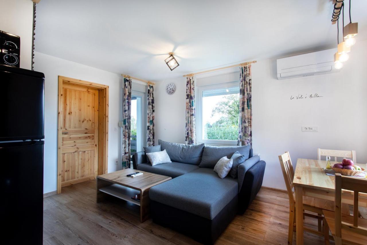 Honey Apartments Zirovnica Εξωτερικό φωτογραφία