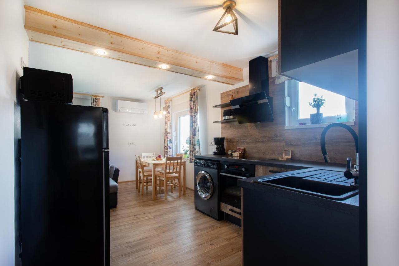 Honey Apartments Zirovnica Εξωτερικό φωτογραφία